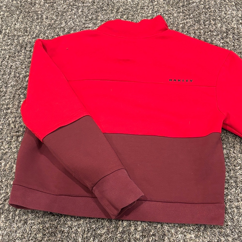 Oakley Boy’s Red and Brown Crewneck Sweater